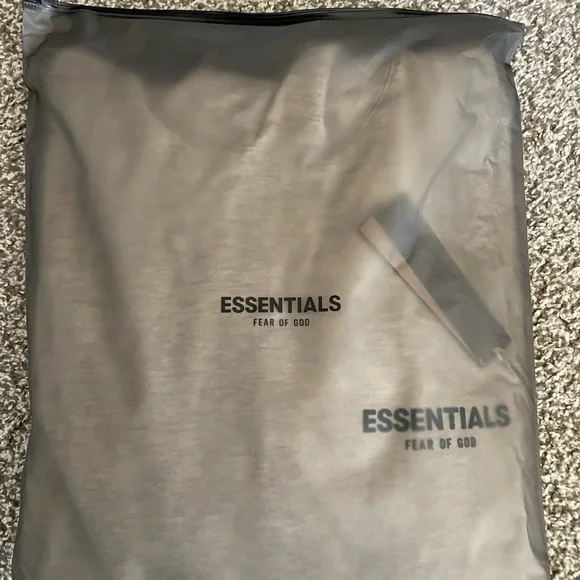 ESSENTIALS FEAR OG GOD LIGHT OATMEAL PULLOVER HOODIE - Picture 9 of 10